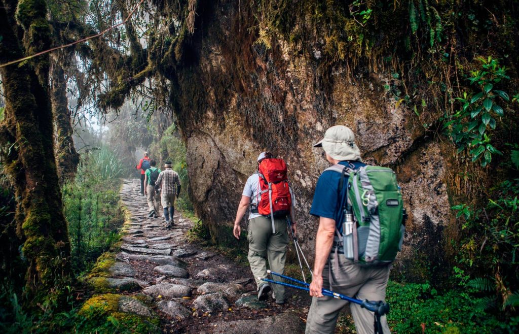 Camino-inca-sagrado-hacia-Machu-Picchu-2-dias